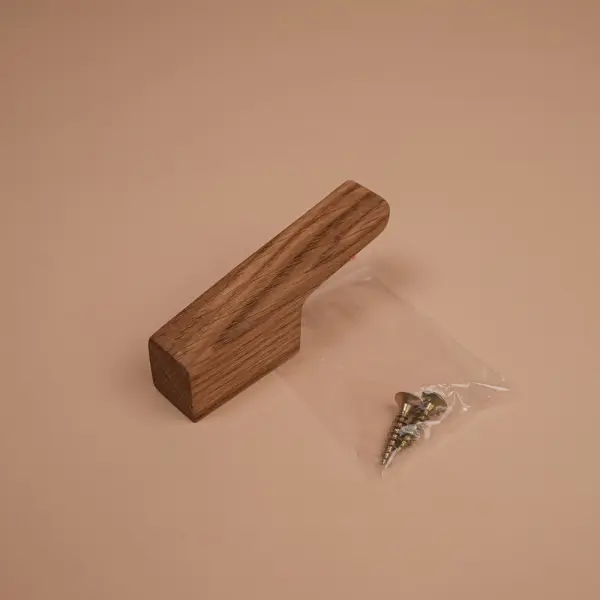 Крючок Woodson К2, дуб 