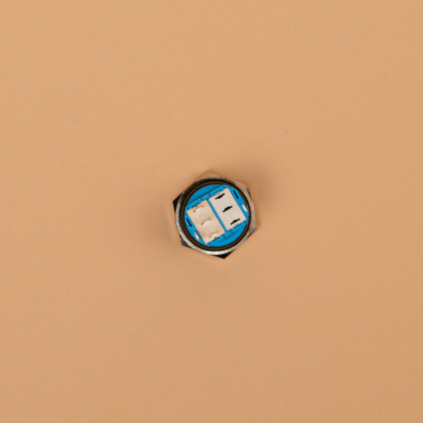 Кнопка для подачи воды